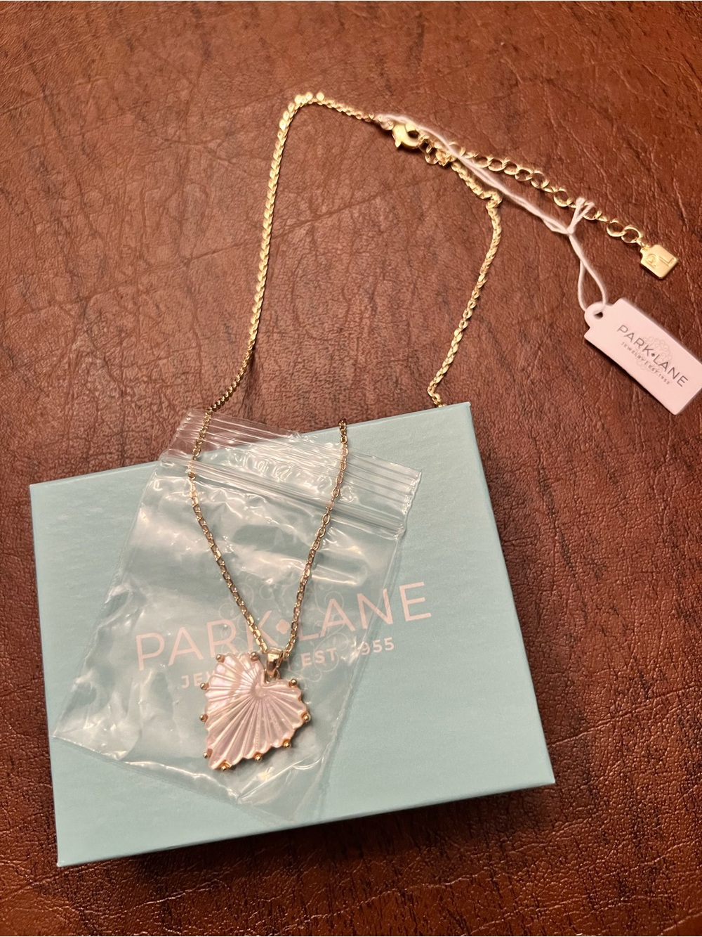 Park Lane BUTTERCREAM Gold Necklace with Mother of Pearl Heart Pendant, NWT - Picture 6 of 7